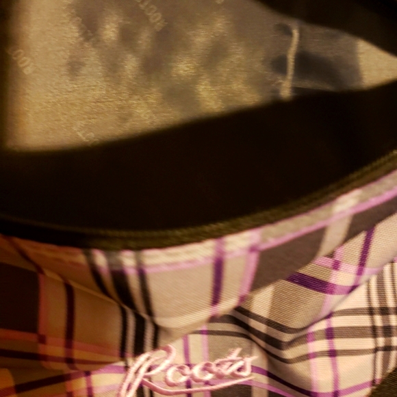 Roots Crossbody Organizer Bag Lavender Black Water Bottle Side Pouch Computer - Picture 11 of 12